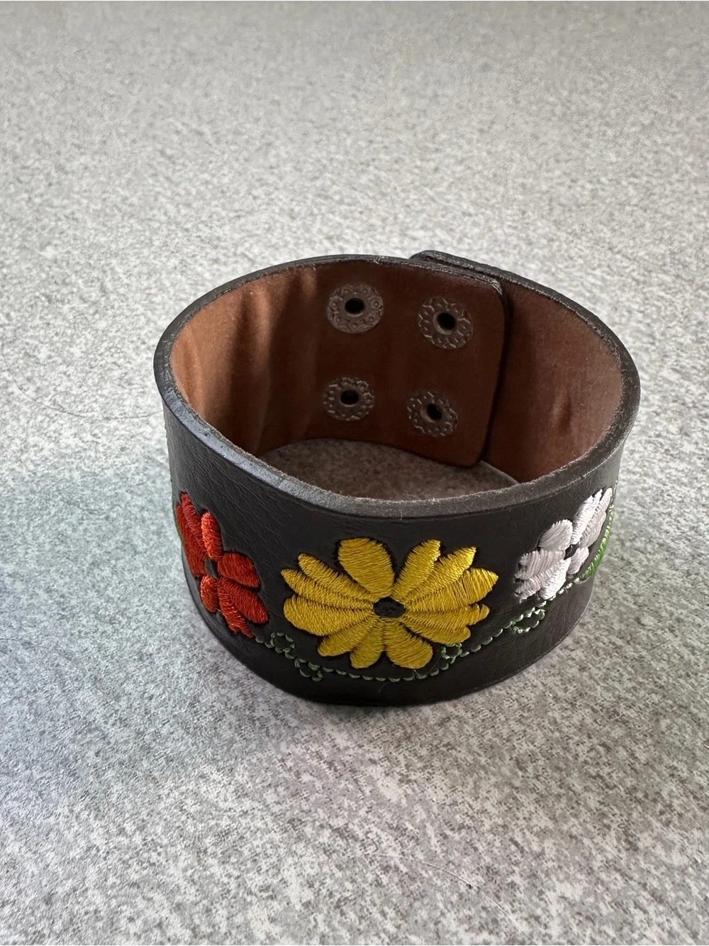 NWOT Brown Leather Floral Embroidered 1.5